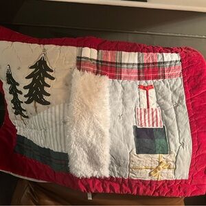 PBKids. Heritage Organic Santa twin Sheets, Plaid Duvet and Santa Quilt/eu shams